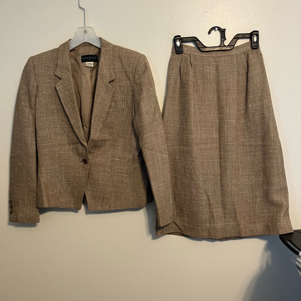 RARE VINTAGE Sakowitz blazer skirt set 15%silk